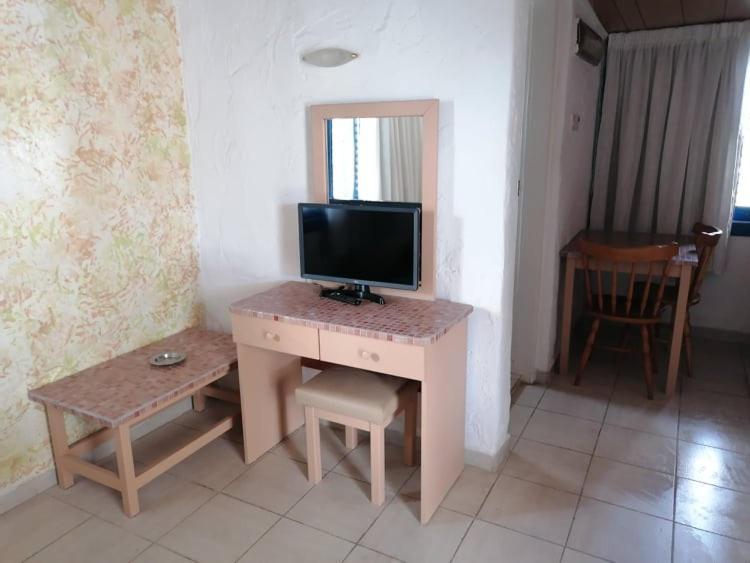 Simos Magic Beach Hotel Apts Ajia Napa Zewnętrze zdjęcie