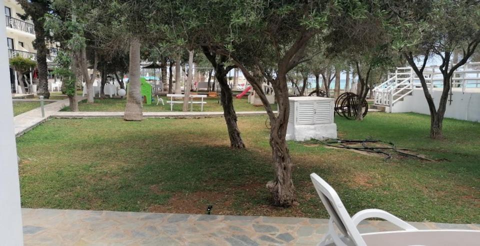 Simos Magic Beach Hotel Apts Ajia Napa Zewnętrze zdjęcie