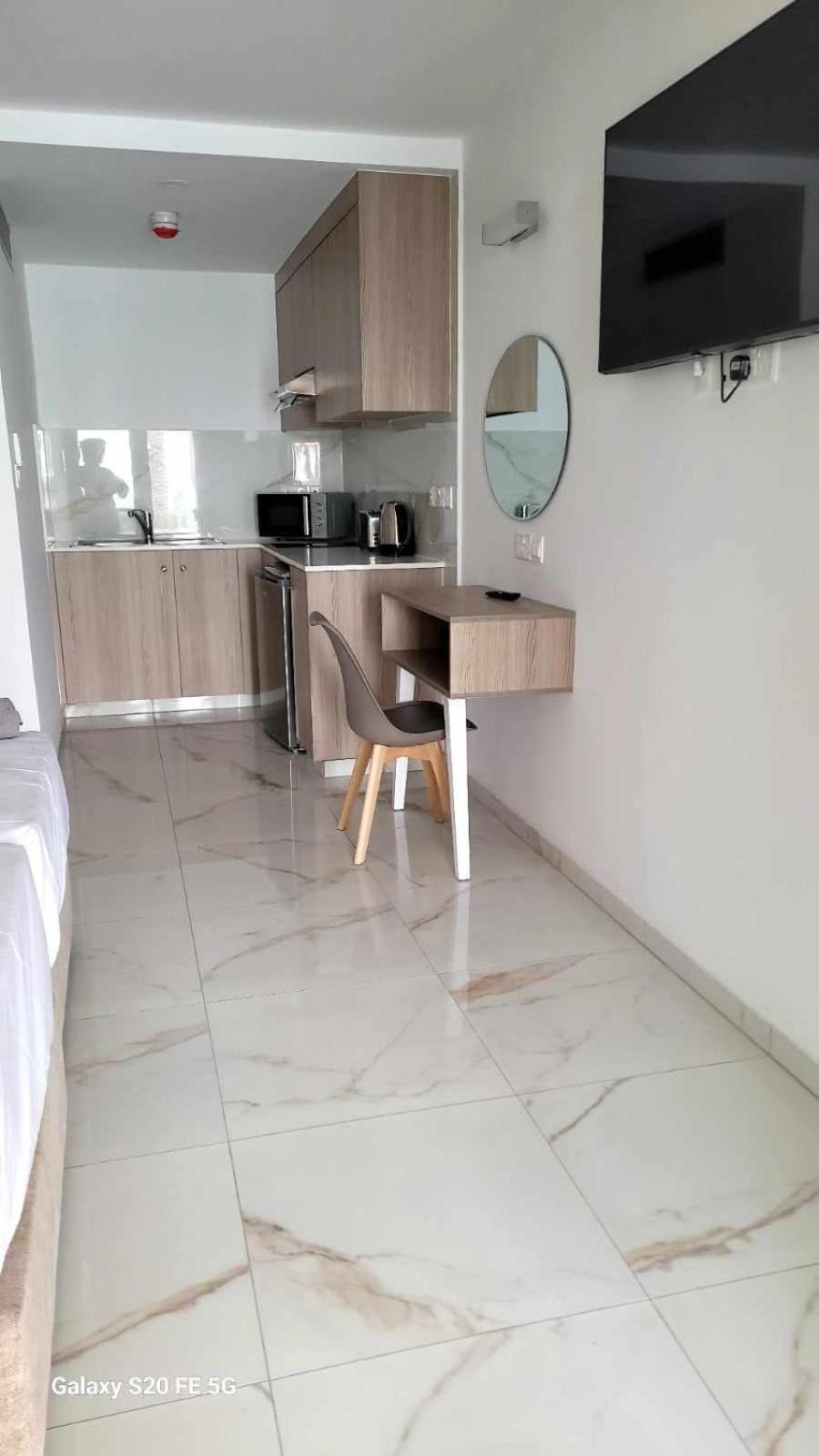 Simos Magic Beach Hotel Apts Ajia Napa Zewnętrze zdjęcie