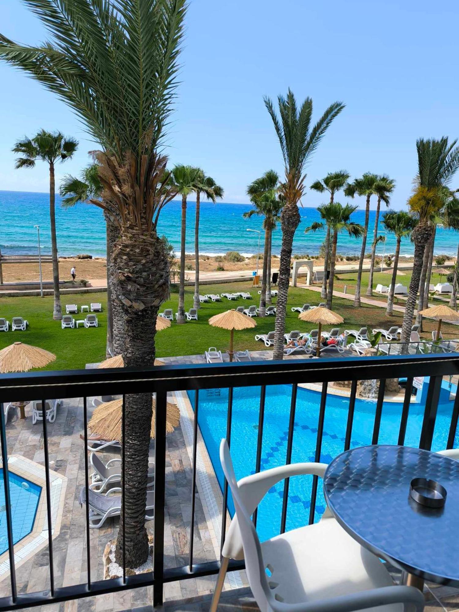 Simos Magic Beach Hotel Apts Ajia Napa Zewnętrze zdjęcie
